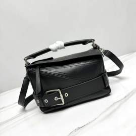 Picture of Loewe Handbags _SKUfw239899473fw
